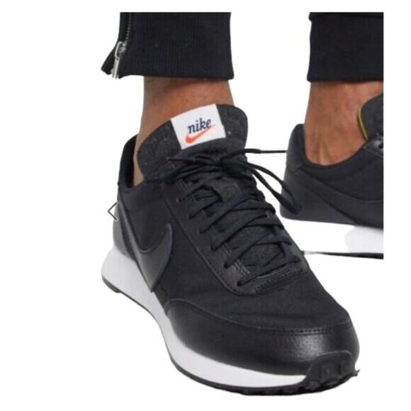 Nike Men´s Black Air Tailwind 79 SE Lace Up Athletic...